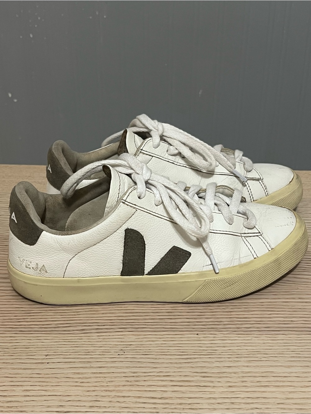 Veja T2 Campo Low Top Sneakers / White and Khaki / Size: 8 / Leather